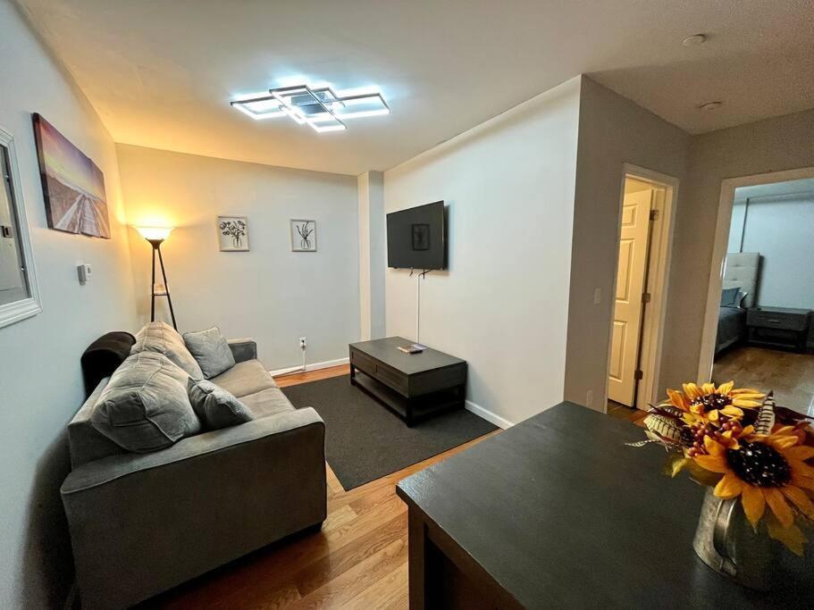 Downtown Albany 1 Bed + Workstation @ Maiden Lane Apartment Exterior photo