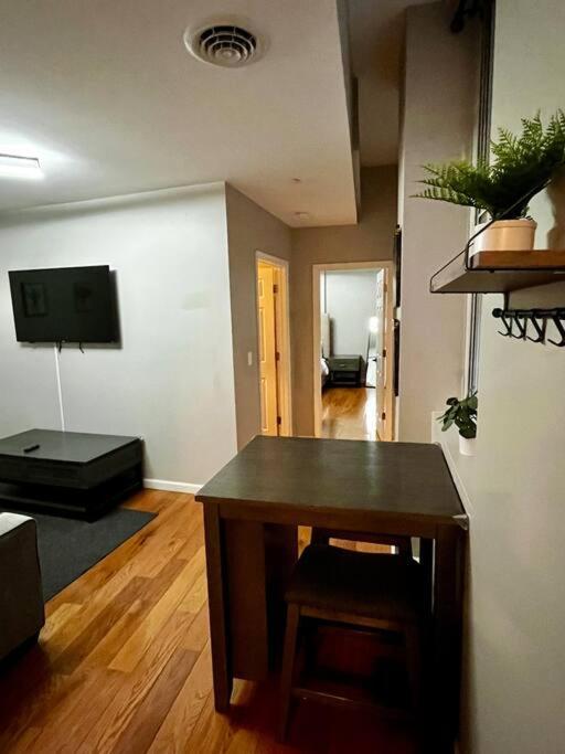 Downtown Albany 1 Bed + Workstation @ Maiden Lane Apartment Exterior photo